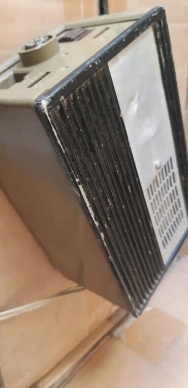 Televizorlar: Телевизор ЮНОСТ-2 . Переносной,транзисторный 1969 г. 214×310×240 мм — 5