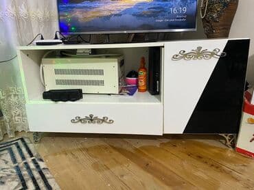 Muncuqlar: Qonaq otağı üçün mebel dəsti - Rəng: ağ-qara, müasir xəttli dizayn - — 2