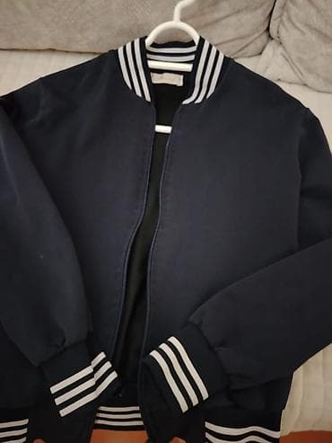 herbi forma usaq ucun: Məktəbli forması satılır. ətək jaket desti.Endirim etmək olar — 2