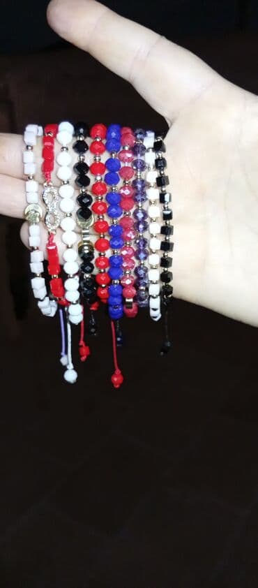 ikinci el cantalar: Məhsul: Əl işi boncuk və daşlardan hazırlanmış müxtəlif qolbaqlar - — 1