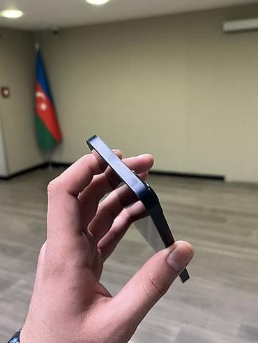 iphone zapcast: IPhone 13, Qara — 4