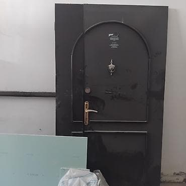 sehf qapi: Metall giriş qapısı - Material: qalın metal lövhə, möhkəm karkas - — 1