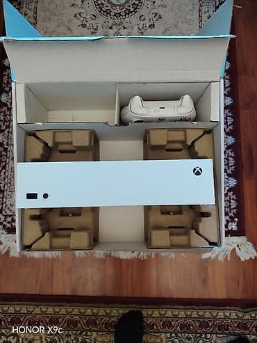 Xbox Series S: Xbox Series S (512 GB SSD) oyun konsolu Xüsusiyyətlər: - Rəsmidə qeyd — 4