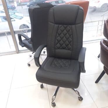 кресло для компьютера: Новый, С колесиками, Рукояти не регулируются, Кожа — 7