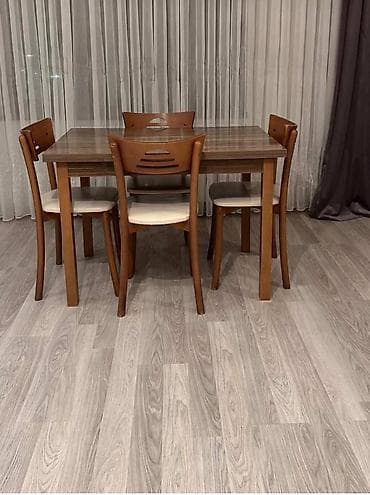 Masa desti satilir.Qiymet 220 azn . Unvan: Metro Dernegul