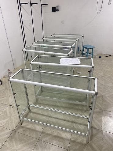 geyim vitrin: 5 ədəd qalıb. Şüşə vitrin stendləri – mağaza və sərgi üçün - — 1