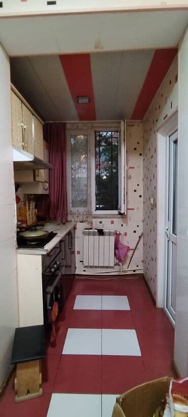 şamaxinkada kiraye evler: Bakı, 4-cü mikrorayon, 4 otaqlı, Köhnə tikili, m. Memar Əcəmi, 119 kv. m — 3