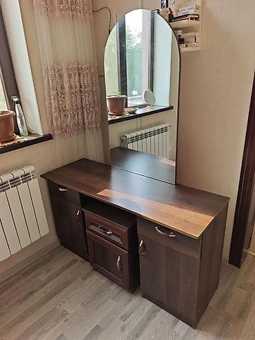 taxt ortukleri: Tualet masasının dəsti – böyük güzgülü - Material: tünd qəhvəyi — 2