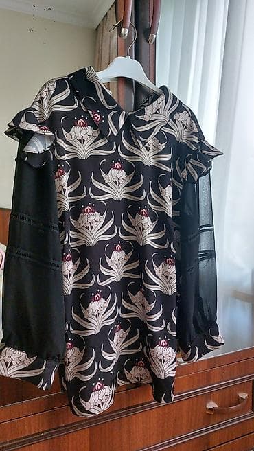 Her biri 3/5 manat S ve M olchulerdir 2/3 defe geyilib hamisi 1) Qara