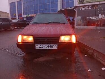 avtomobil salonu: Model: VAZ 2109 (Samara) – qırmızı rəng, 5 qapılı hetçbek — 1