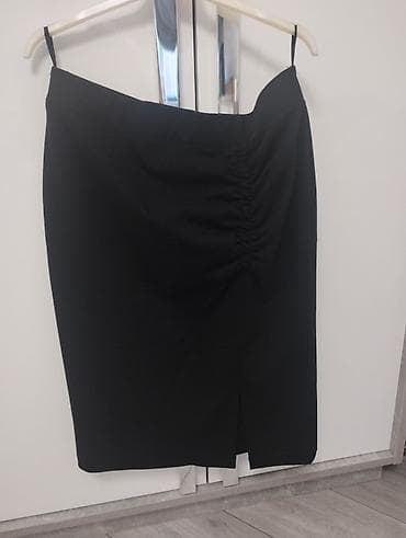 Qadın ücün tünd boz nazik cizgılı ətək. Qalın materyalı var