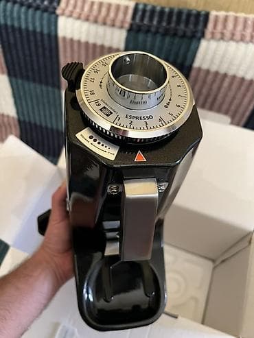 grinder: Qəhvəüyüdən Yeni — 4