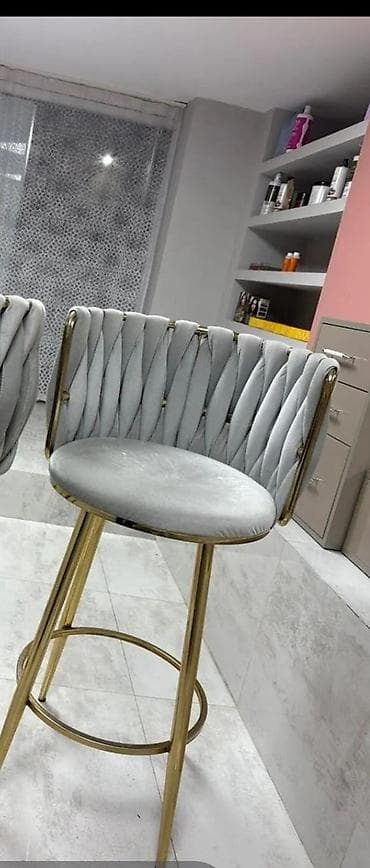 Bir eded salon kreslosu satılır bir həftədi alinib 100 azn ( 180 azn