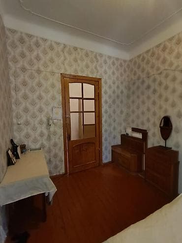 qarayev 3 otaqli evler: 3 kv 4/1 yerdən hundur 2 otaq Stalinka art. Balkon sade ev 85.000 azn — 6