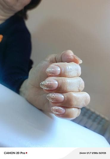 гель лак: Xidmət: Manikür və gel lak dizaynı Təsvir: - Badam formalı dırnaqlar — 2