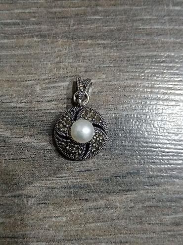 gumuş kulon: Gümüş kulon – turkuaz mərkəz daşlı, markazit bəzəkli Qiymet barede — 7