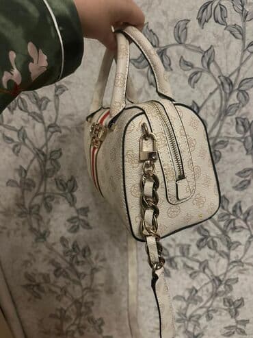 qadin pencekleri: Əl çantası, Guess — 3