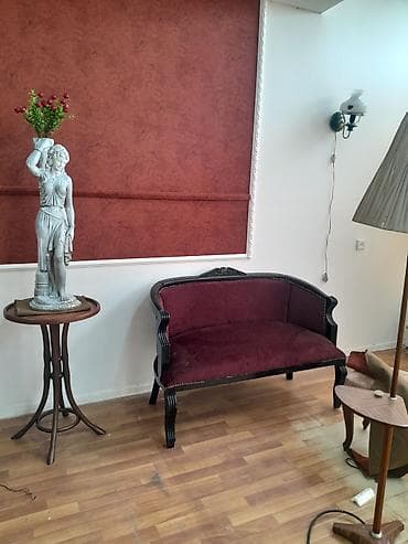 sade divanlar: Klassik üslubda 2 nəfərlik mini divan/kanape - Rəng: tünd bənövşəyi — 1