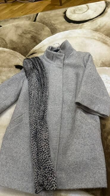 Boz rəngli qadın palto - Klassik, dairəvi fakturalı toxuma; düz kəsim — 4