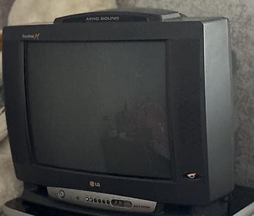 lg 106: LG kineskop (CRT) televizor - Marka/model: LG, ön paneldə “Multi — 1