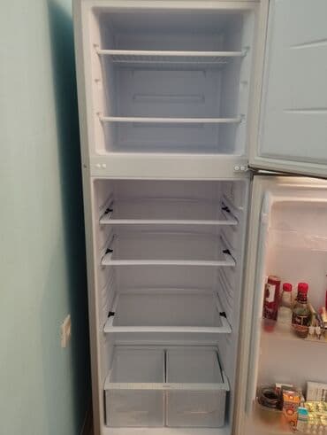 soyuducu biryusa: İki qapılı soyuducu - Rəng: ağ - Üst qapı – dondurucu bölmə, 2 ədəd — 2