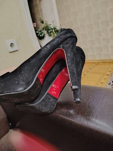 qadın kaşlokları: Tuflilər, Ölçü: 38, rəng - Qara, İşlənmiş — 2