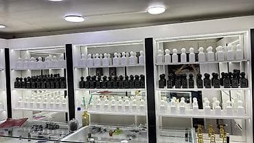 parfum vitrine: 170 cesid yag top ve delux keyfiyyetde. Her biri ortalama 50/100ml — 5