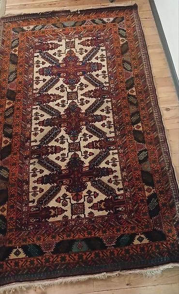 72 illlik qedim Xalça – əl toxuması,Quba Ag gul naxisi, - Material — 1