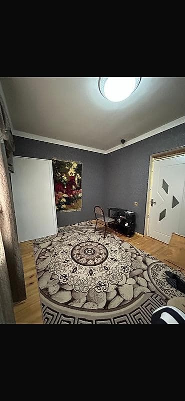 qusarda ev satilir: 3 otaqlı, 100 kv. m, Orta təmir — 6