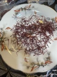 təbii güllərin satışı: Kend zeferani 1 qr dir super qoxusu rengi var qatqisi yoxdur temizdir — 3