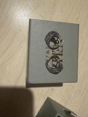 Gümüş rəngli halqa sırğalar — qanad motivli dizayn - Material: metal — 3