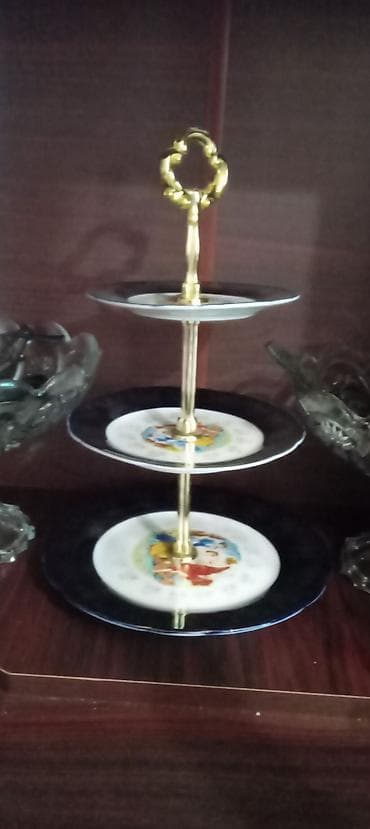 nerjavika bak: Şüşə və büllur dəstlər – vitrinlik kolleksiya Tərkib: - Qızılı — 10