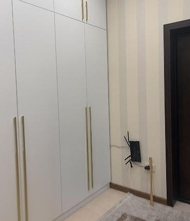 perde sederek: Kiralıq tam mebelləşdirilmiş mənzil - Geniş və işıqlı zal: taxta — 8