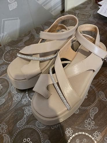 Çəkmələr: Bir defe geyinilib tezeden secilmir.Bej rəngli qadın platforma sandal — 5