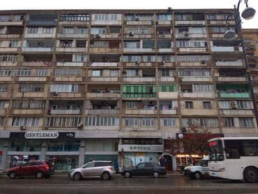 at yalında evlər: Bakı, 3 otaqlı, Köhnə tikili, m. İnşaatçılar, 90 kv. m — 25