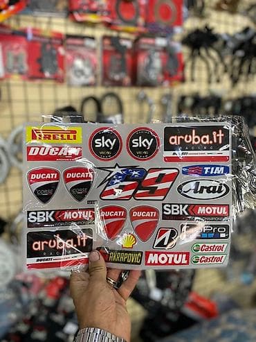 111 mator satilir: Motosiklet üçün brend stiker dəstləri Məzmun: - Harley-Davidson — 2
