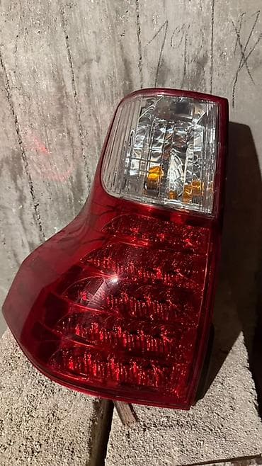 e34 stop: Toyota Land Cruiser Prado üçün arxa sağ stop‑lampa (tail light) — 2