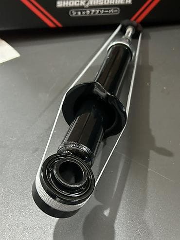 341322 – Toyota Prius 20 arxa amortizator Alternativ OEM: * — 2