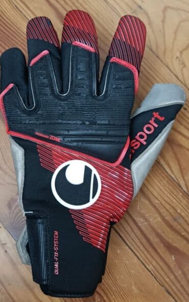 qapci elceyi: Uhlsport qapıçı əlcəkləri - Model: Uhlsport (üst hissədə “Rebound — 1