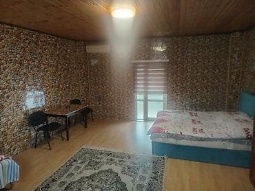 3 otaqlı ev: Qubada merkezde gunluk kiraye ev verilir. Evin her seraiti var. 4 veya — 3