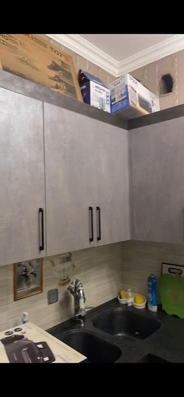 kunc dolablar: Mətbəx mebeli dəsti - Üst və alt dolablar: beton effekti olan boz — 1
