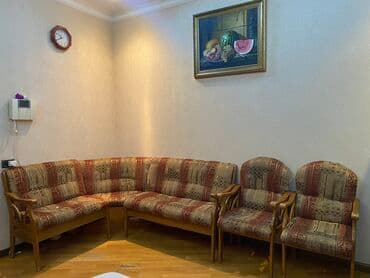 Трюмо: Rumıniyanın mətbex Künc divanı — 1