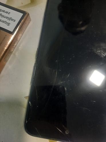 ТВ и видео: Tecno Spark 8C, 64 ГБ, цвет - Голубой, Битый — 1