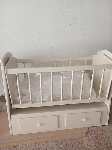 Oğlan və qız üçün, Dördbucaq, Beşik, Dəstsiz, Matrassız, Yellənmə mexanizmsiz