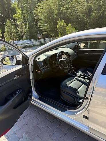 maqintafon maşın ucun: Hyundai Elantra: 1.6 l | 2018 il Sedan — 7