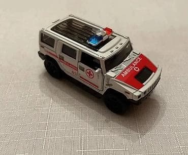 oyuncaq təcili yardım: Oyuncaq “Ambulance” maşını – yığma deyil, hazır mini model — 2