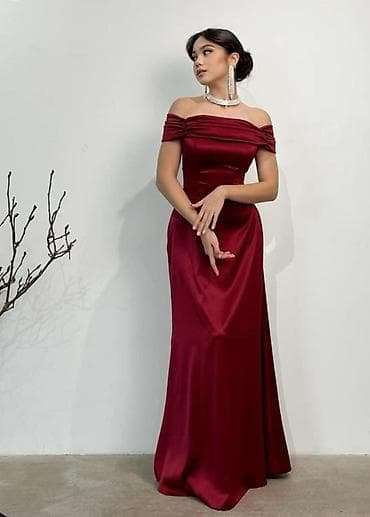 Ziyafət və xüsusi günlər üçün uzun, zərif qadın donu. Model tünd