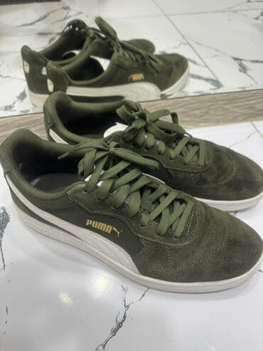 Puma brendinin təqdim etdiyi tünd yaşıl rəngli, süetdən hazırlanmış bu