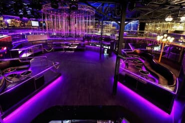 Ofisiant tələb olunur, Gecə klubu, Gündəlik ödəniş, İstənilən yaş, 1 ildən az təcrübə