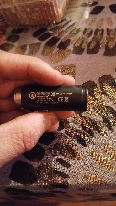 iphone adaptor: Simsiz şarj cihazı > 20 Vt — 1